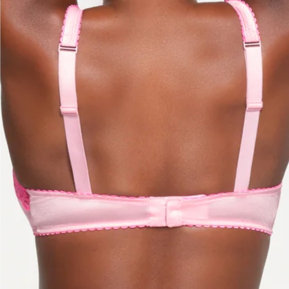 NWT. SKIMS Stretch satin lace. Matching set. Cherry Blossom. - Picture 3 of 7